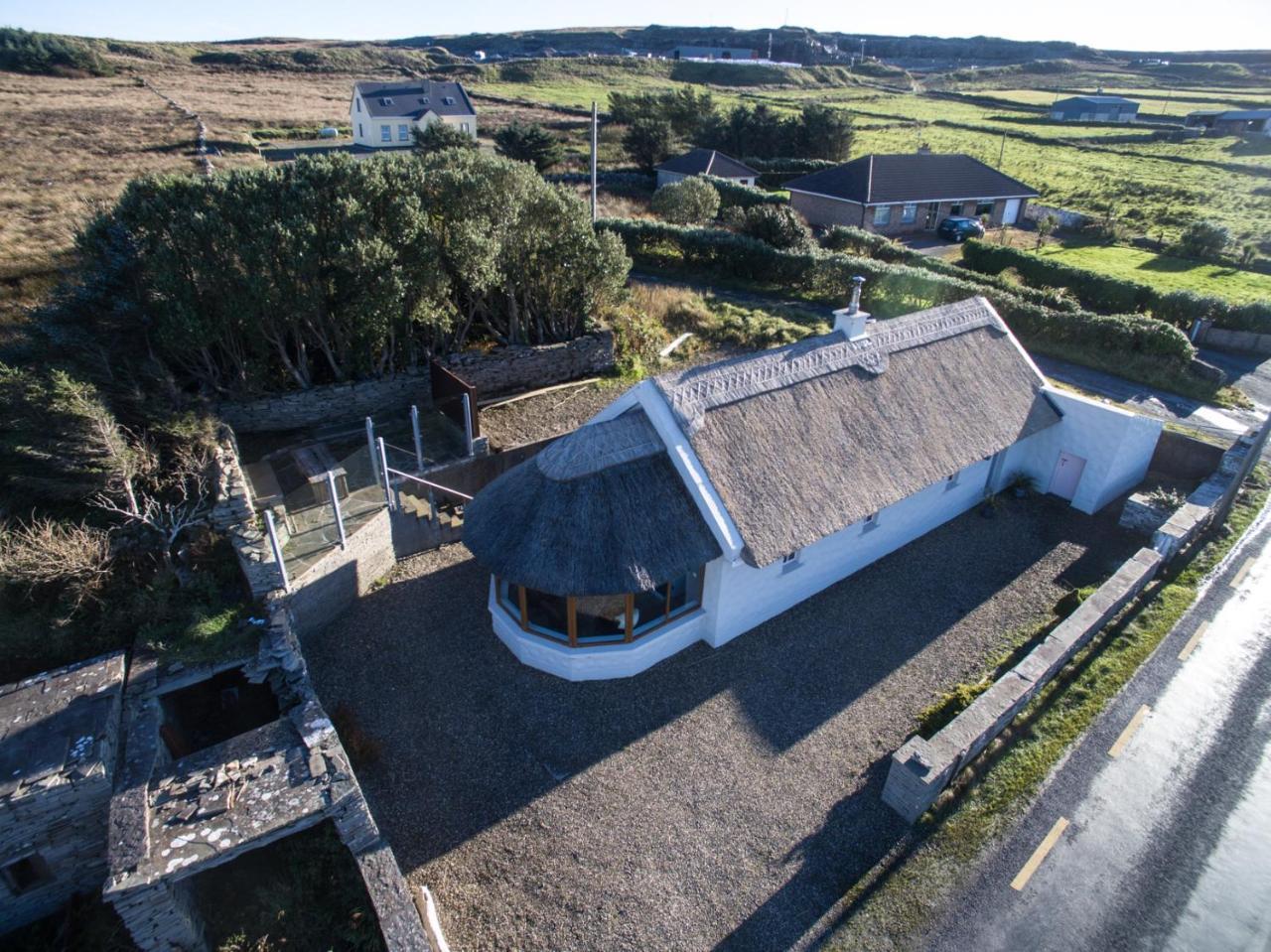 Storytellers Cottage Ballycotteen Esterno foto